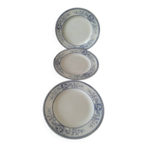 Trio d’assiettes anglaises en faïence fine bleue et blanche, début 20ème
