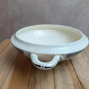 Soupière ancienne en terre de fer Salins – Modèle Saïda – Décor bleu