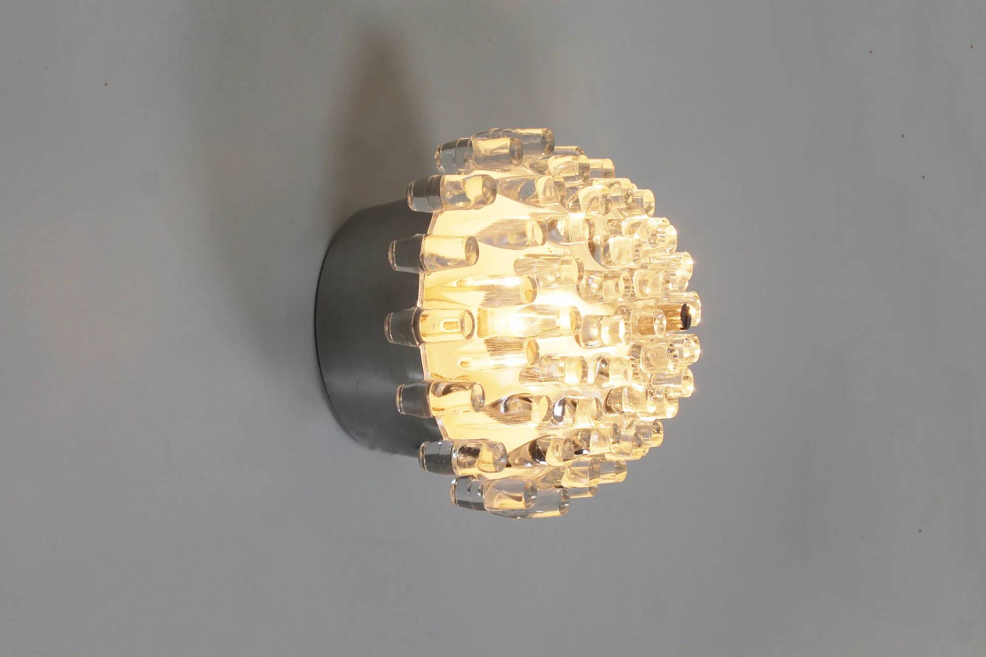 Lampe murale en verre 'Sputnik' des années 1970.