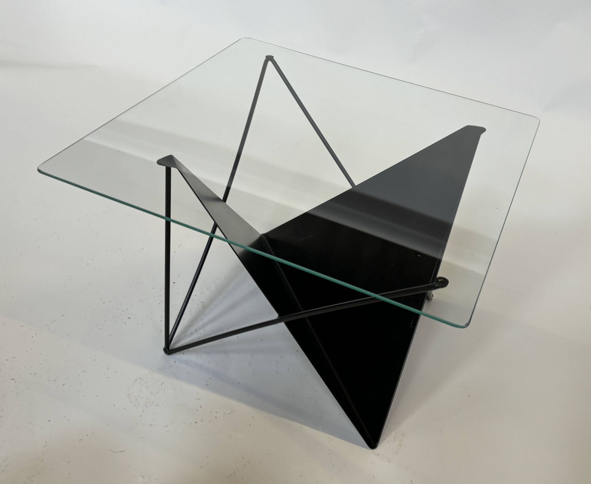 Table basse vintage en fil d'acier design éclectique des années 80