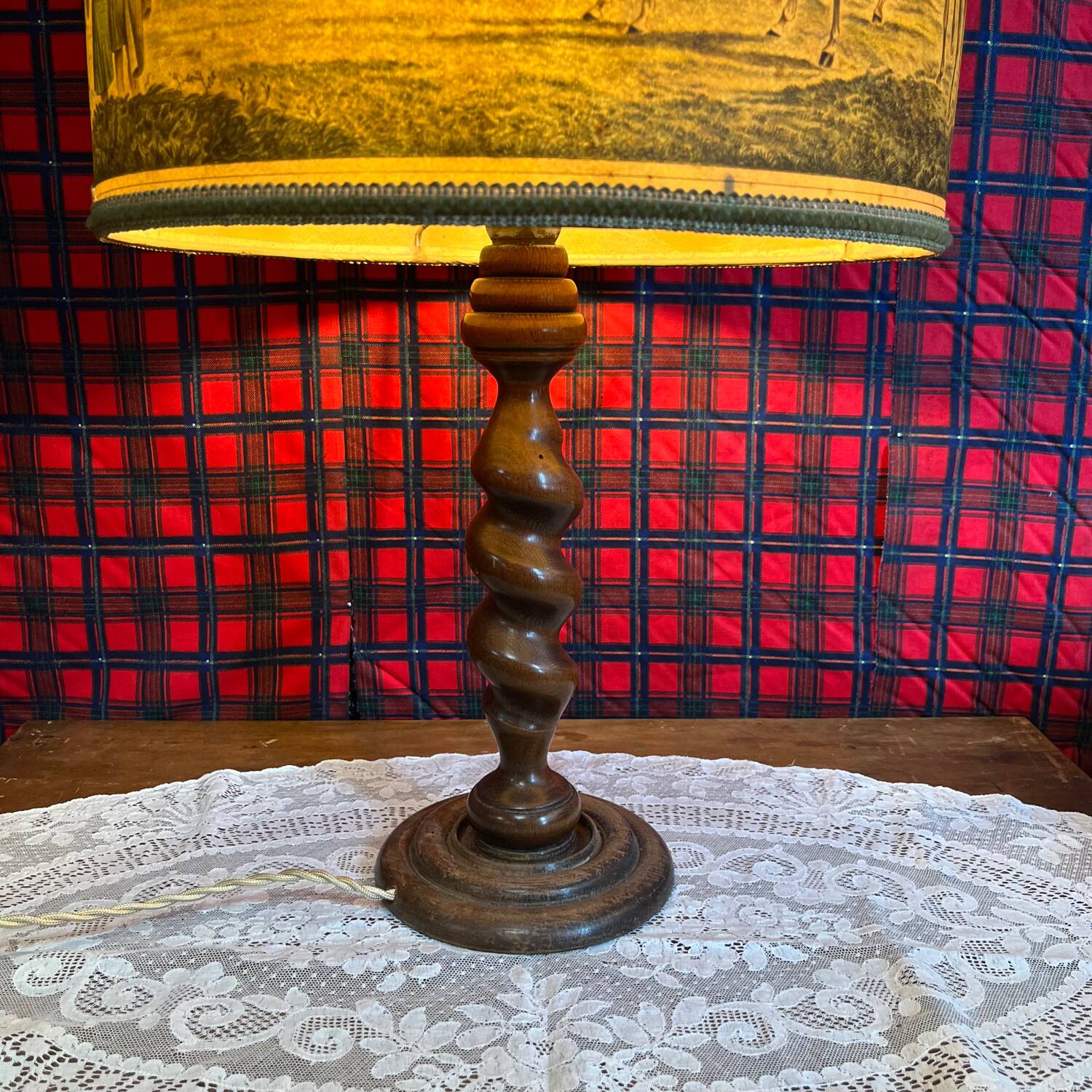 English Engraving Lamp
