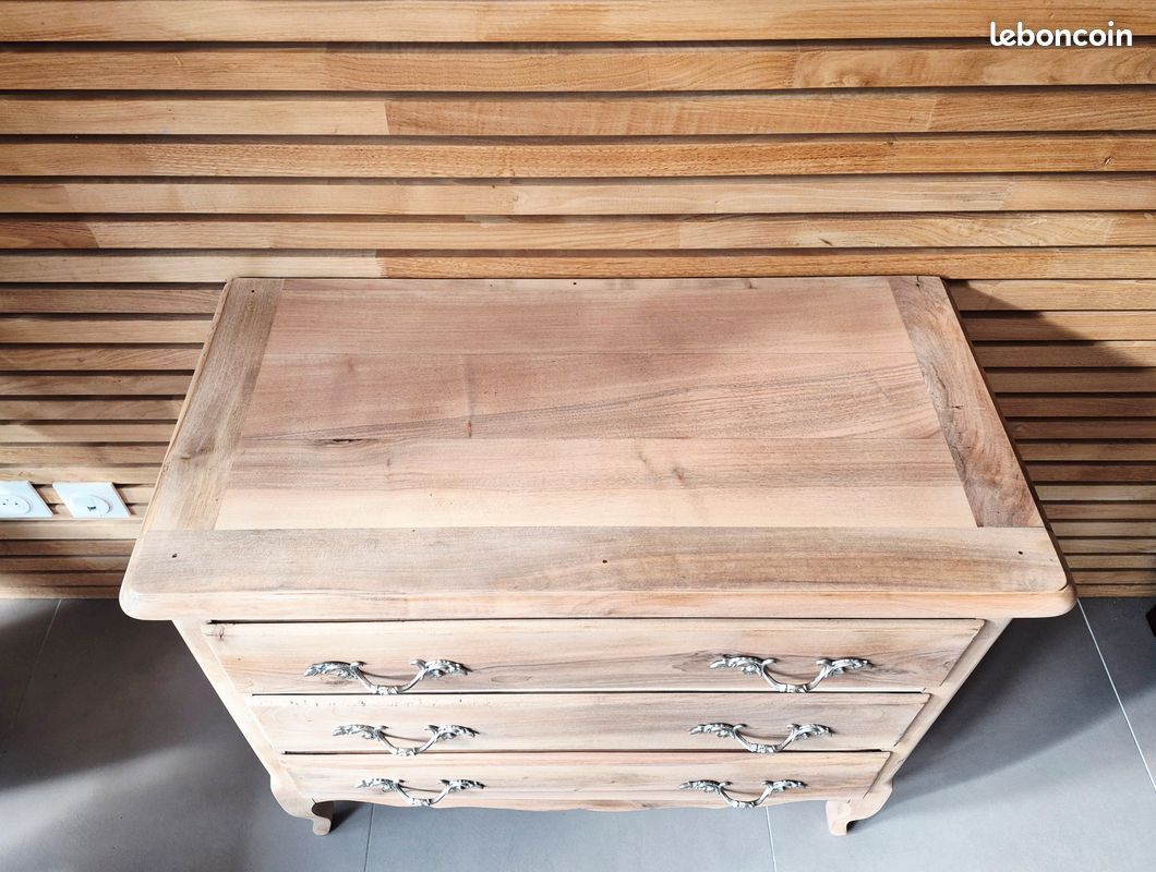 Regency style commode
