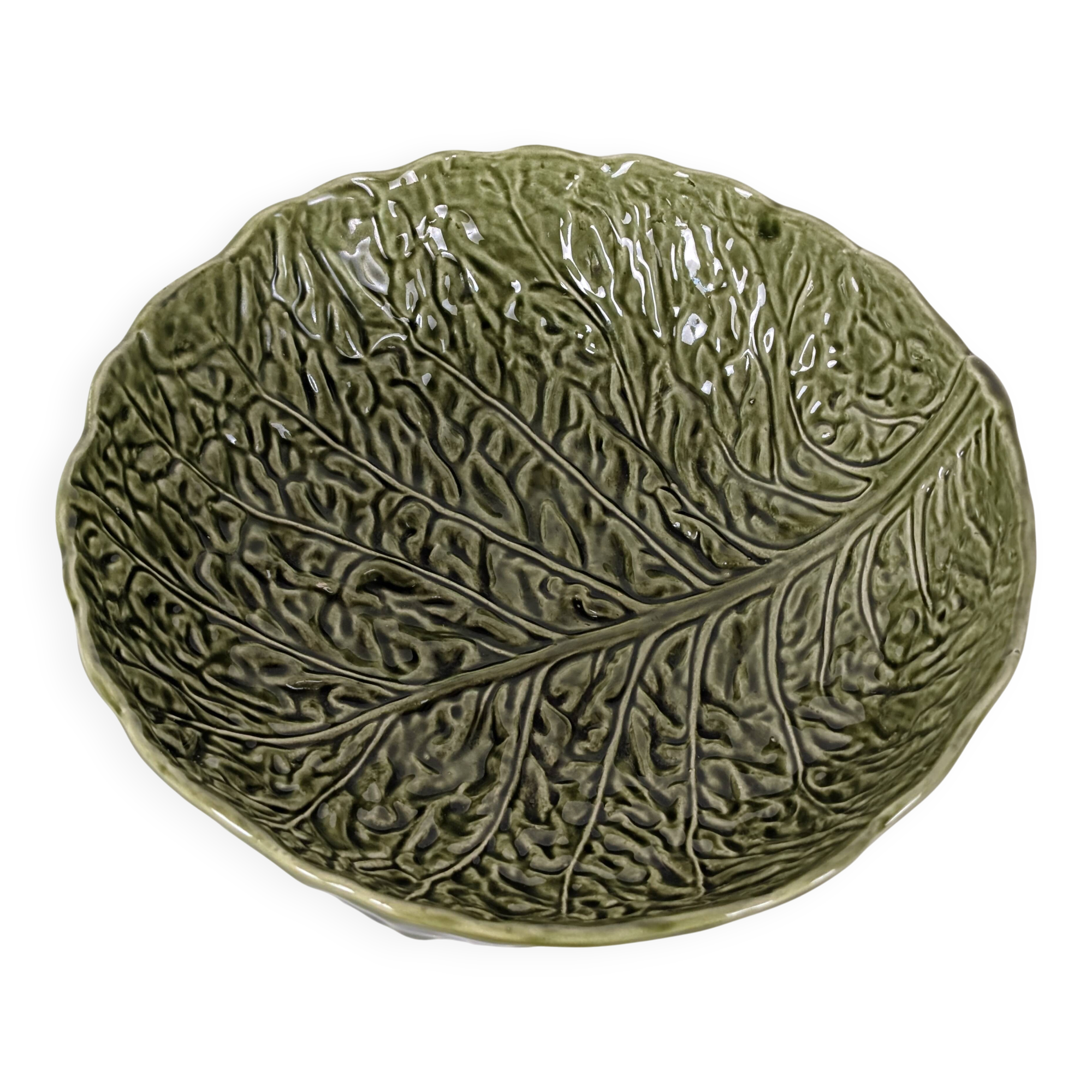 Cabbage leaf salad bowl