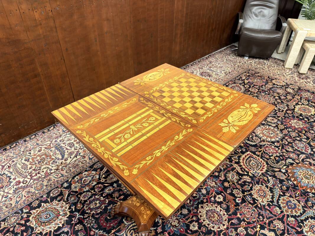 Table de jeu marquetée hollandaise du XIXe siècle