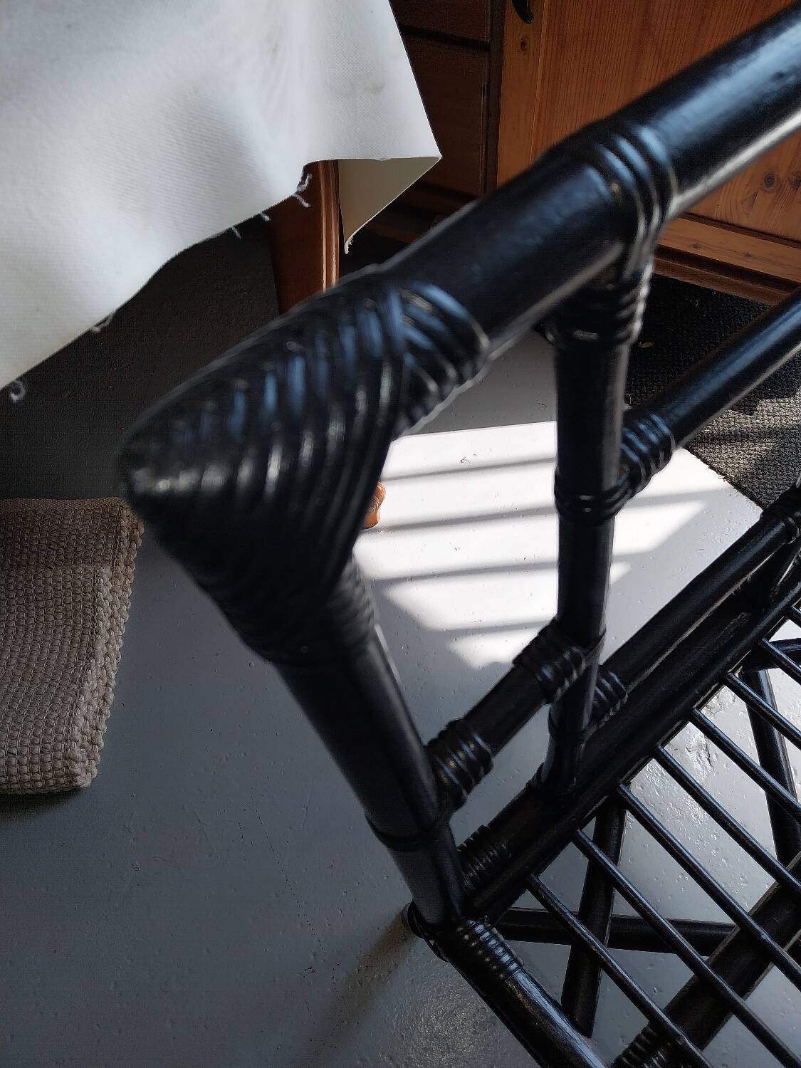 4 fauteuils en rotin noir