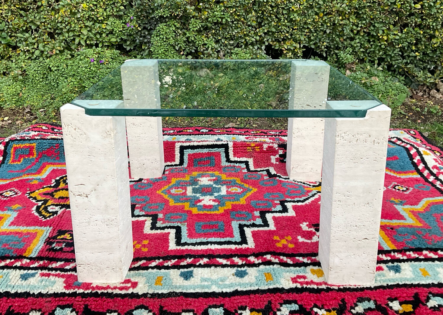 Table basse vintage en travertin et verre