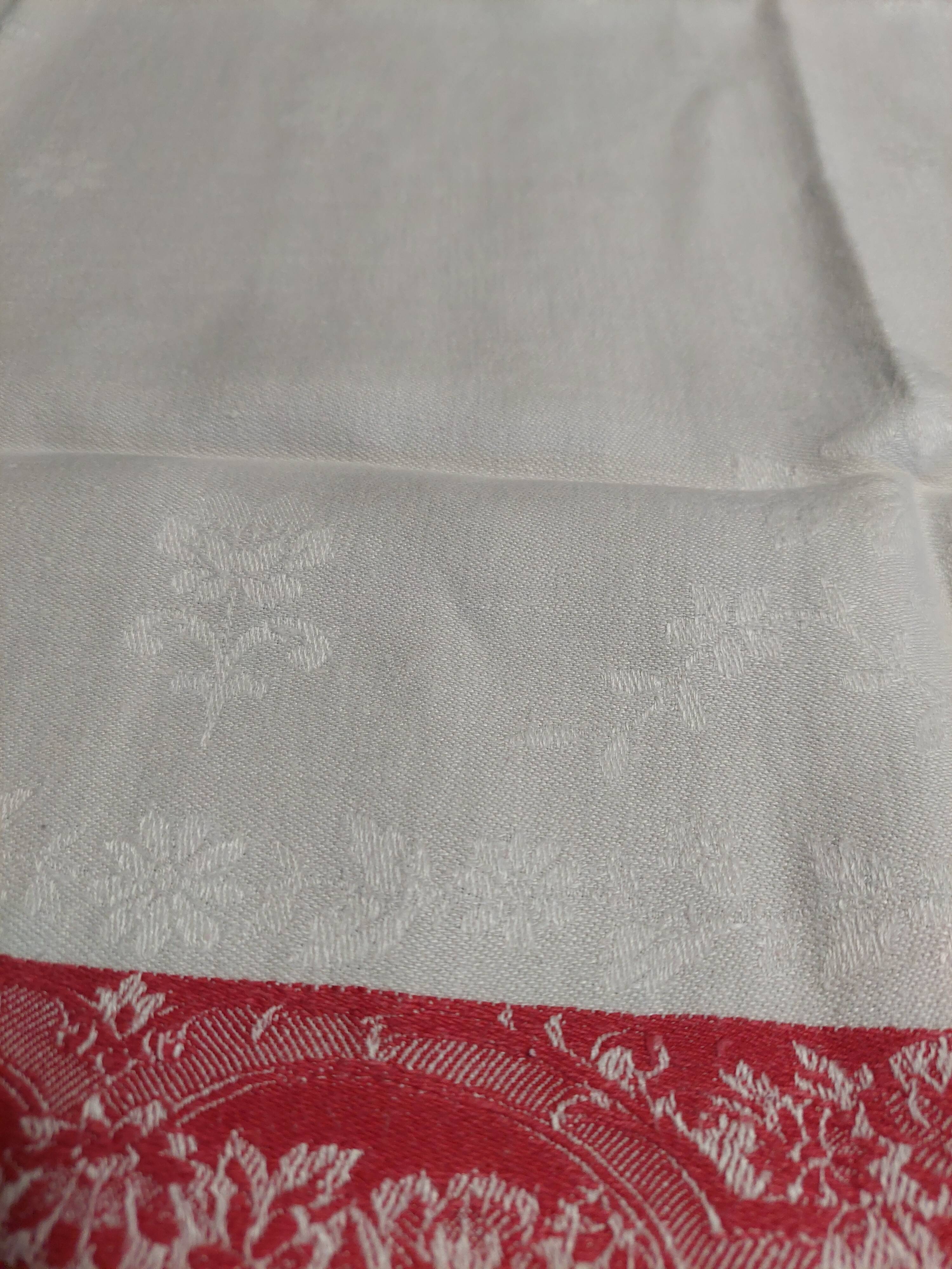 Antique red and white damask thread tablecloth ten napkins 150 X 190 cm