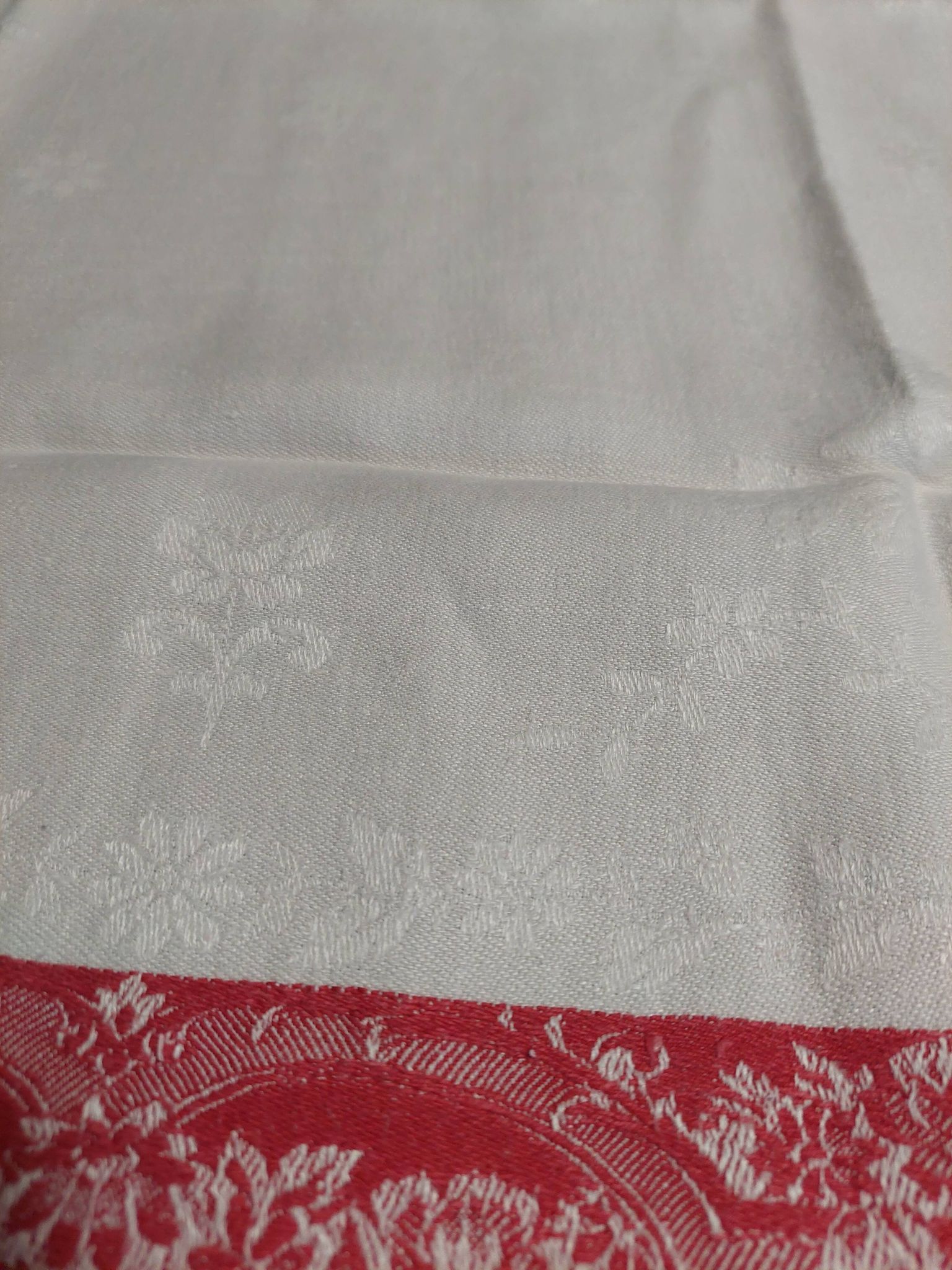 Antique red and white damask thread tablecloth ten napkins 150 X 190 cm