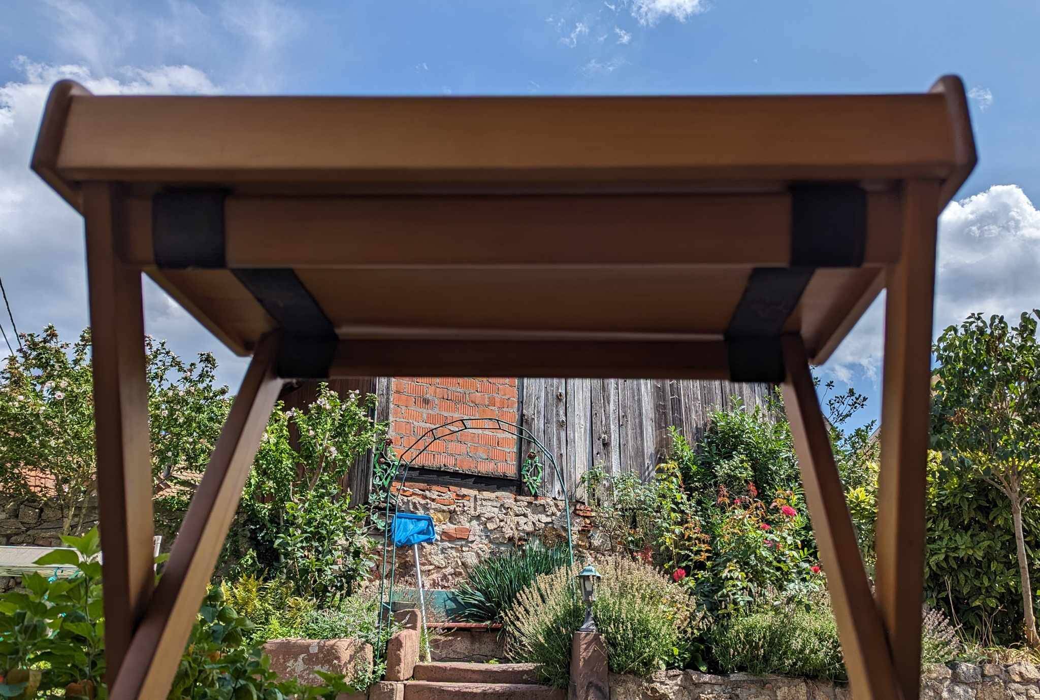 Foldable wooden service