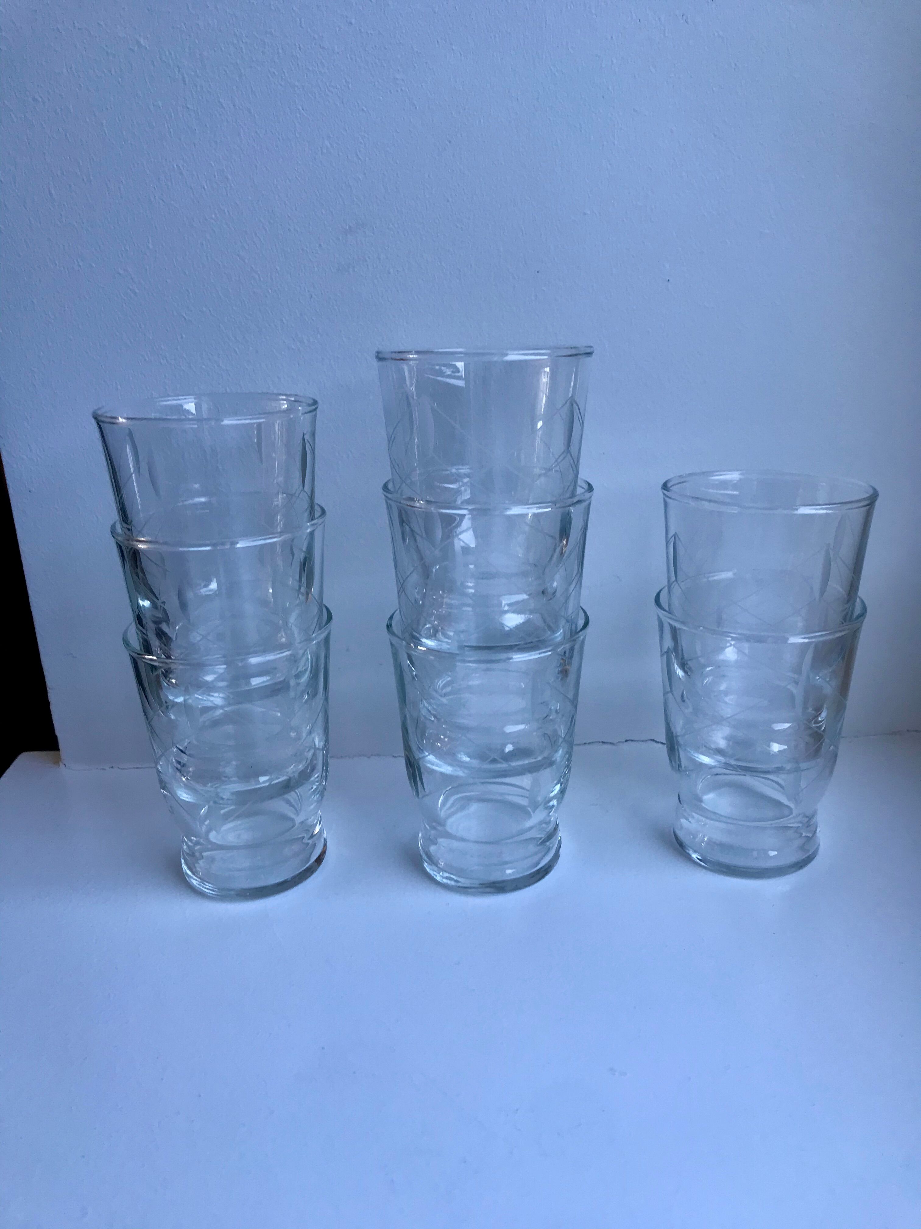 Set of 8 glass water glasses engraved 50s