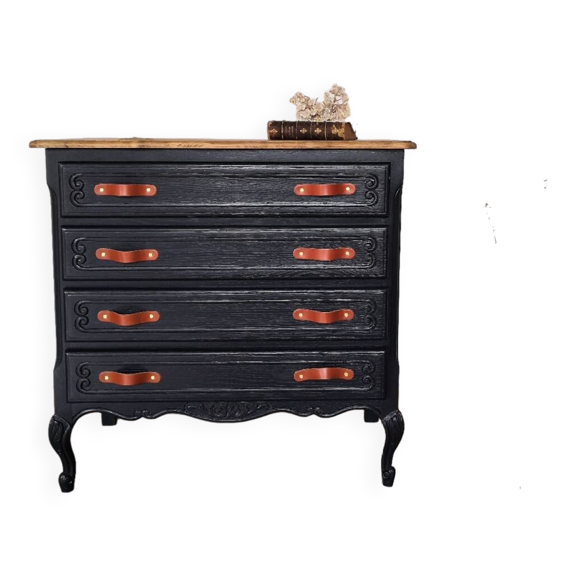 Oak chest of drawers