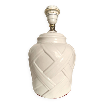 Pied de lampe en céramique blanche de Manises, relief géométrique entrelacé