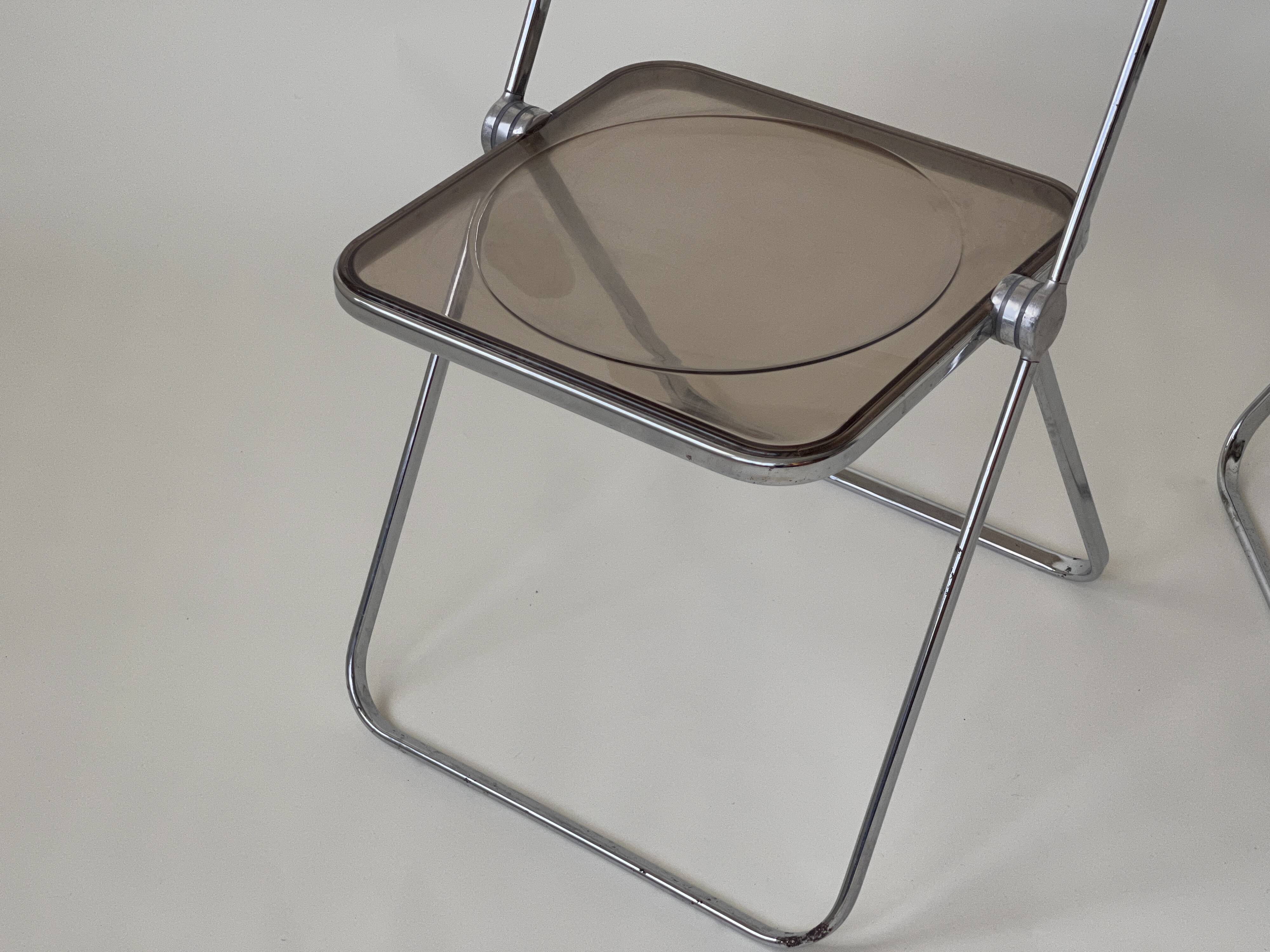 Pair of Folding Plia Chairs by Giancarlo Piretti