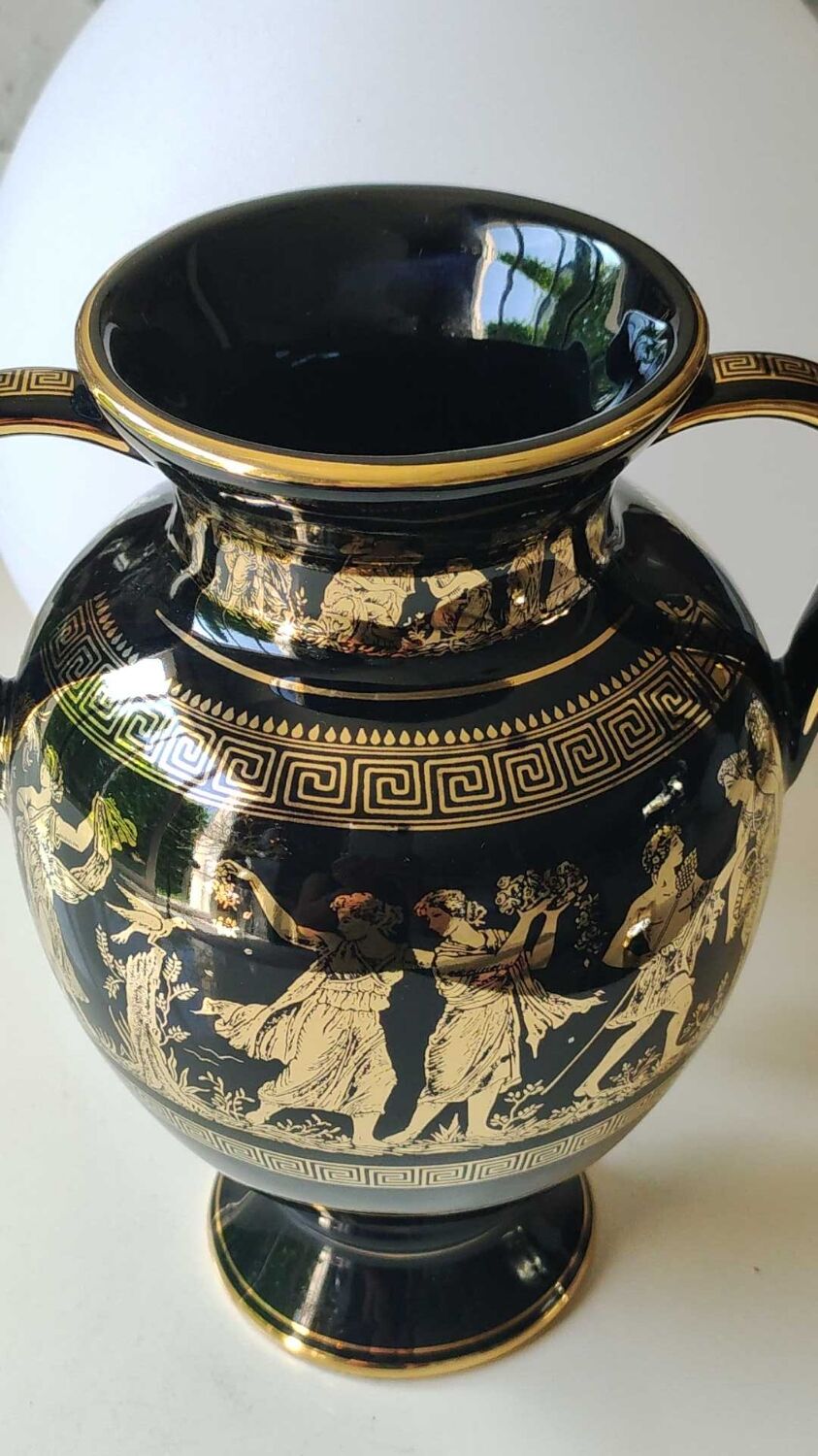 Vase Amphore Grec forme boule. Signé Kratimenos..scènes de vie mythologie Grecques , inclusions or 24 carats. Haut 21 cm