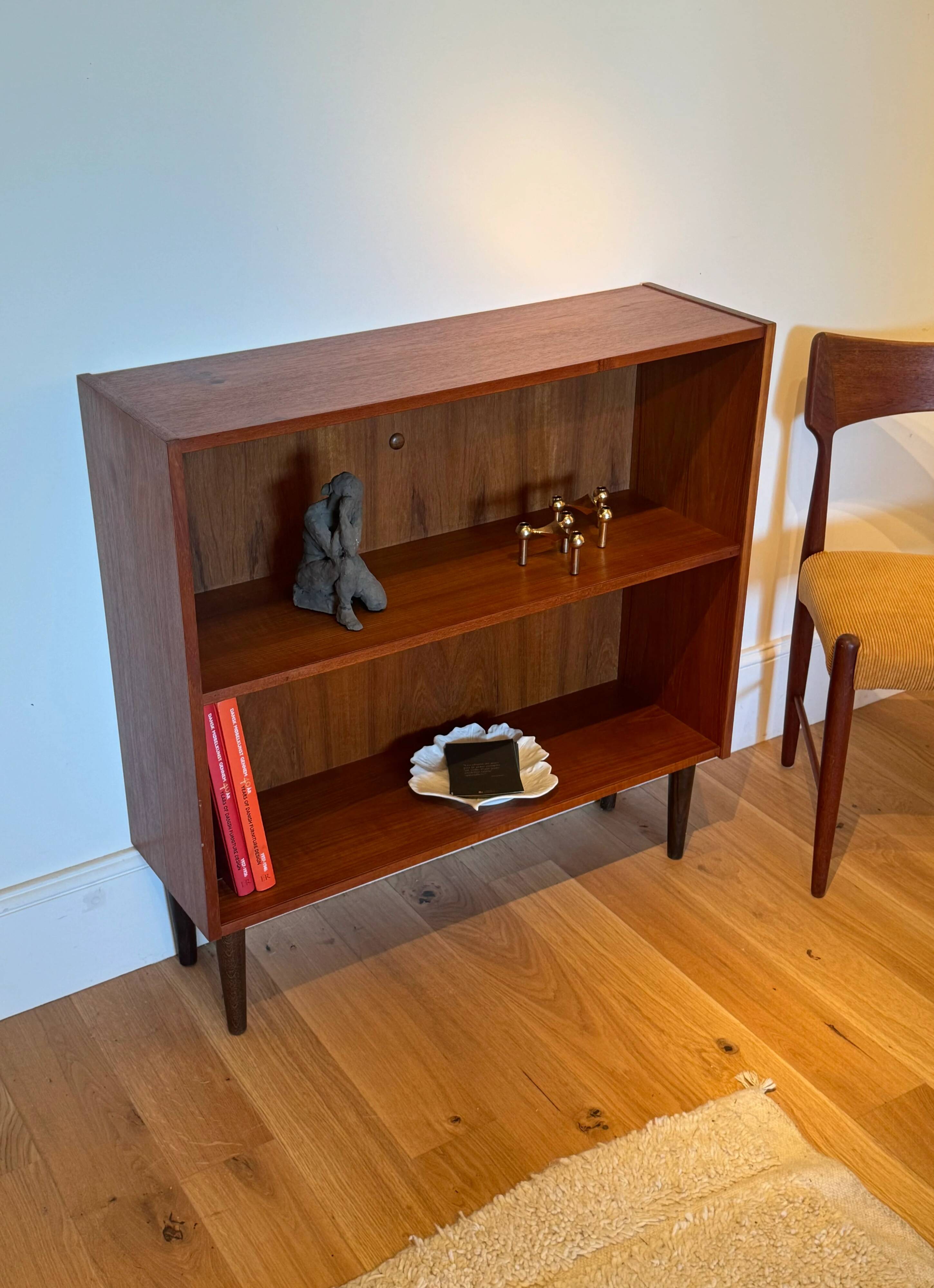 Bibliothèque scandinave basse vintage en teck « Ellen »