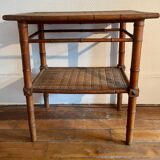 Table d’appoint en bois simulant le bambou d’époque colonial
