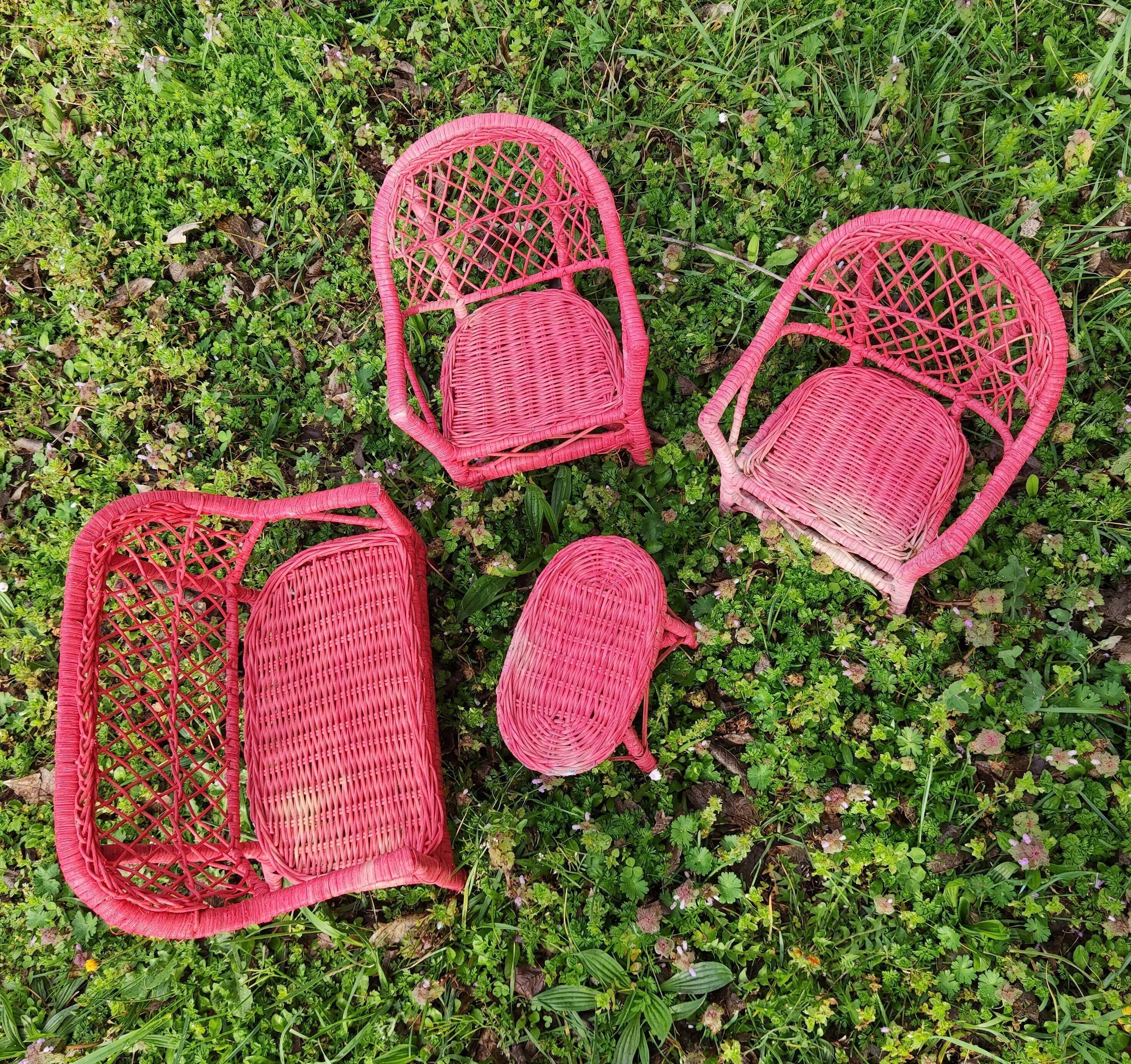Rattan garden furniture for dolls - vintage