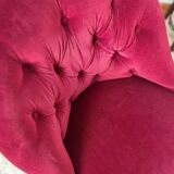 Burgundy velvet armchair – tufted – timeless charm