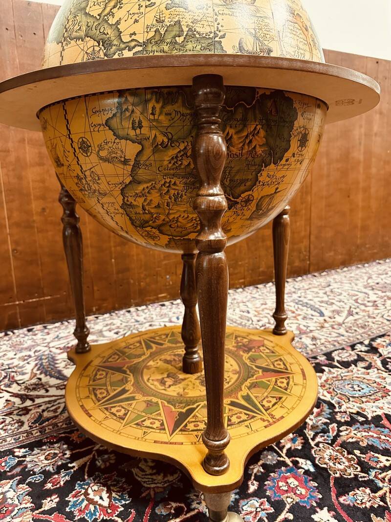 Classic Italian Drink Globe