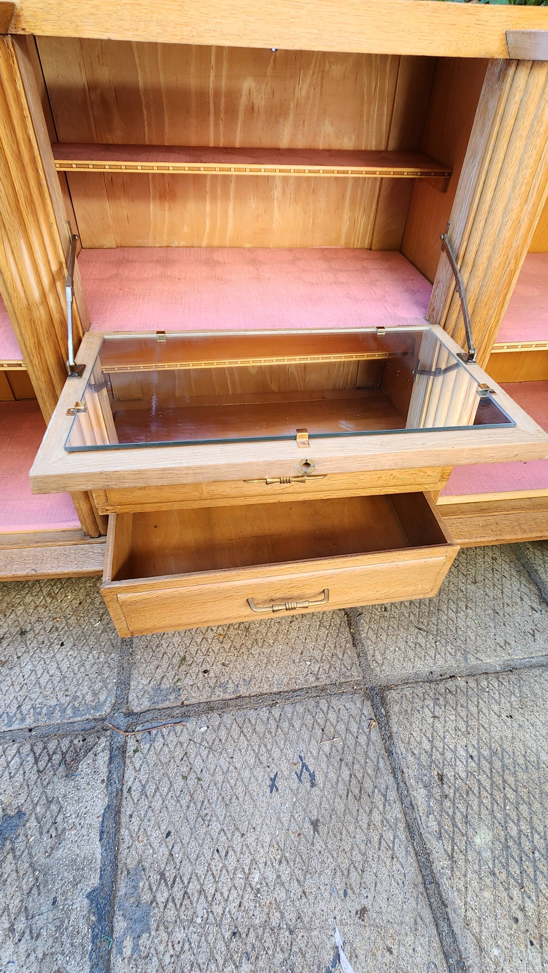 Magnifique grand buffet bas vintage en bois