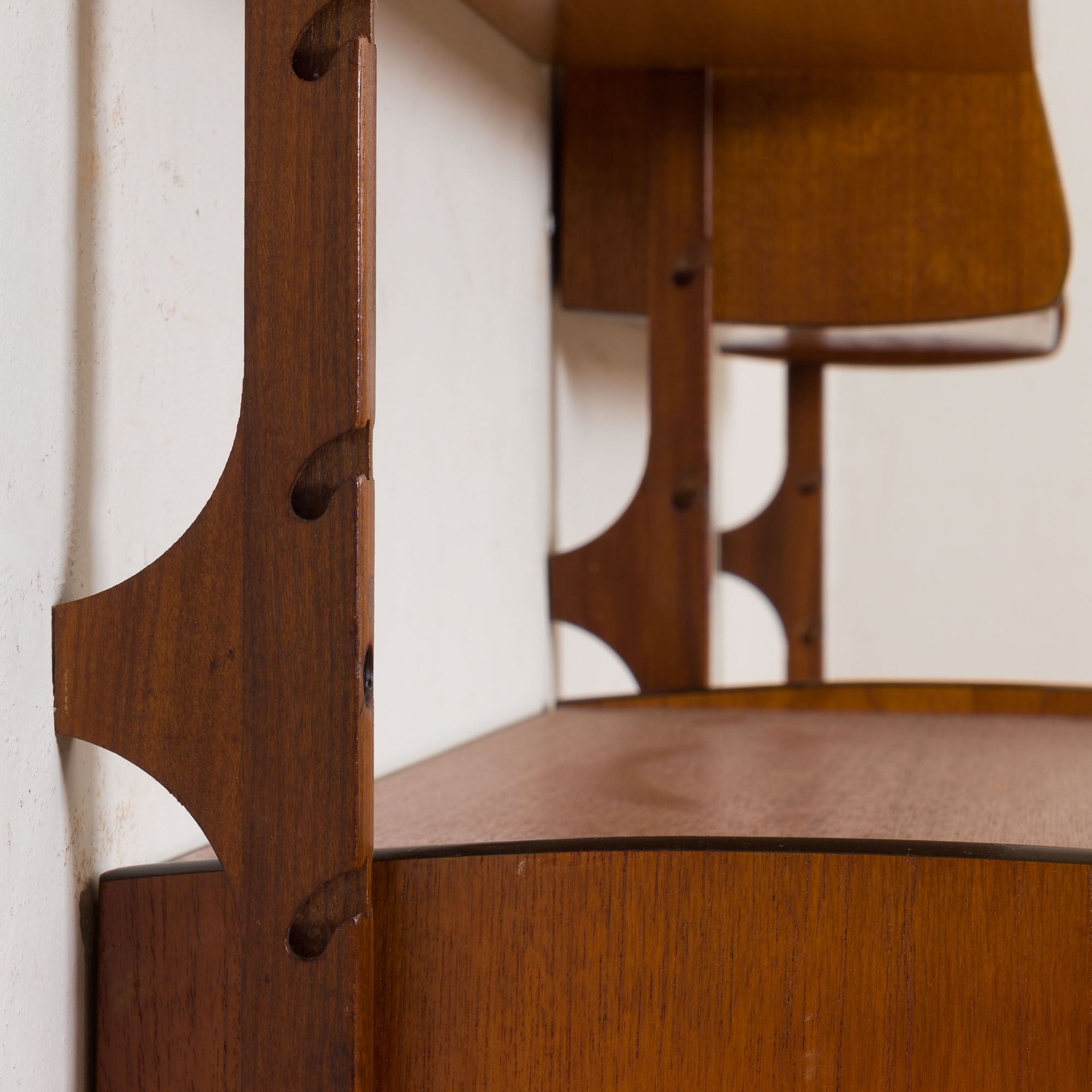 Ergo Wall Unit in teak with 6 shelves and 2 cabinets by John Texmon for Blindheim Møbelfabrikk, 2 ba