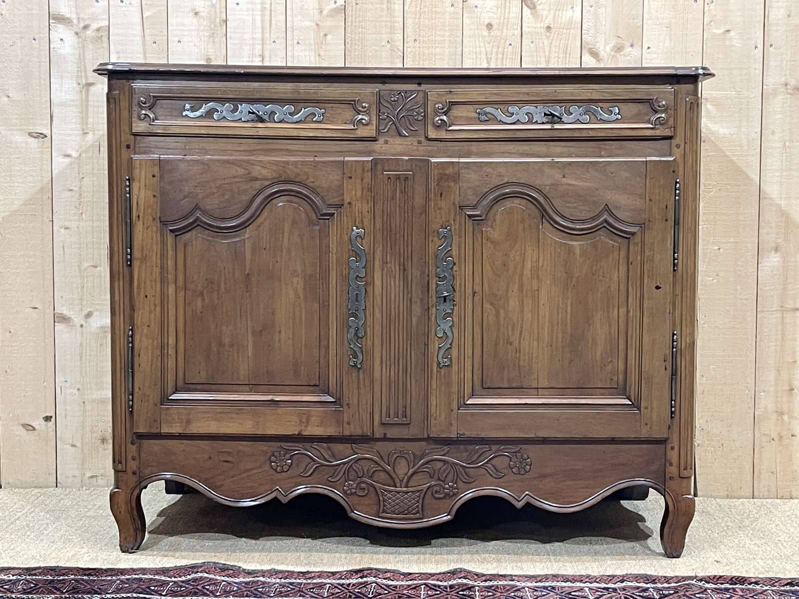 Vendéen Louis XV buffet from the early 19th century in cherry and oak