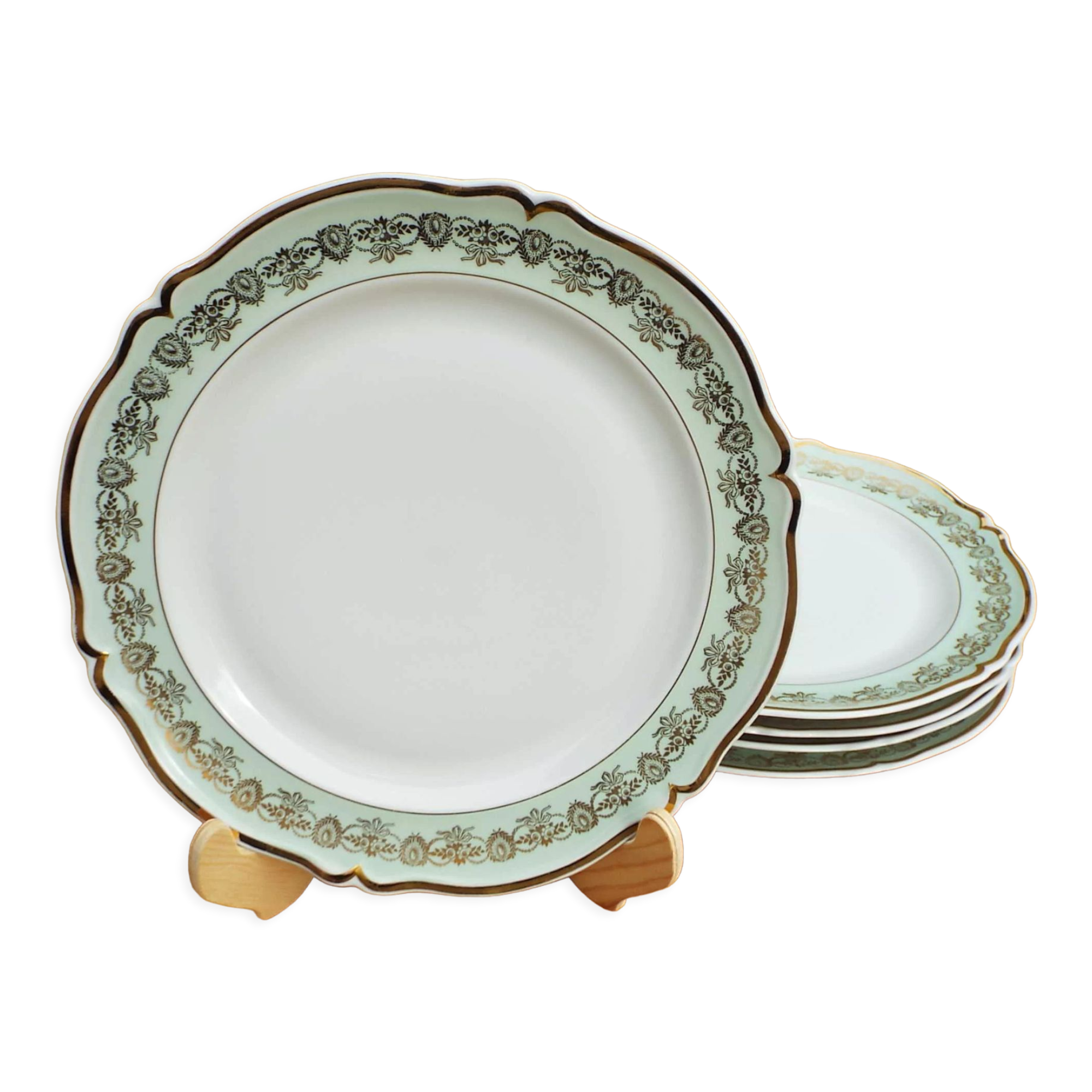 5 flat porcelain plates