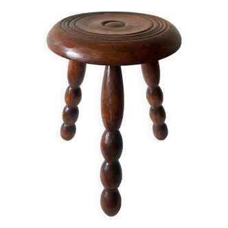 Tripod stool with coil legs