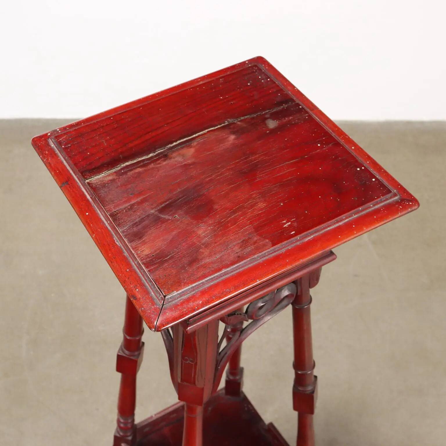 Antique walnut vase holder with decorations, 19th century