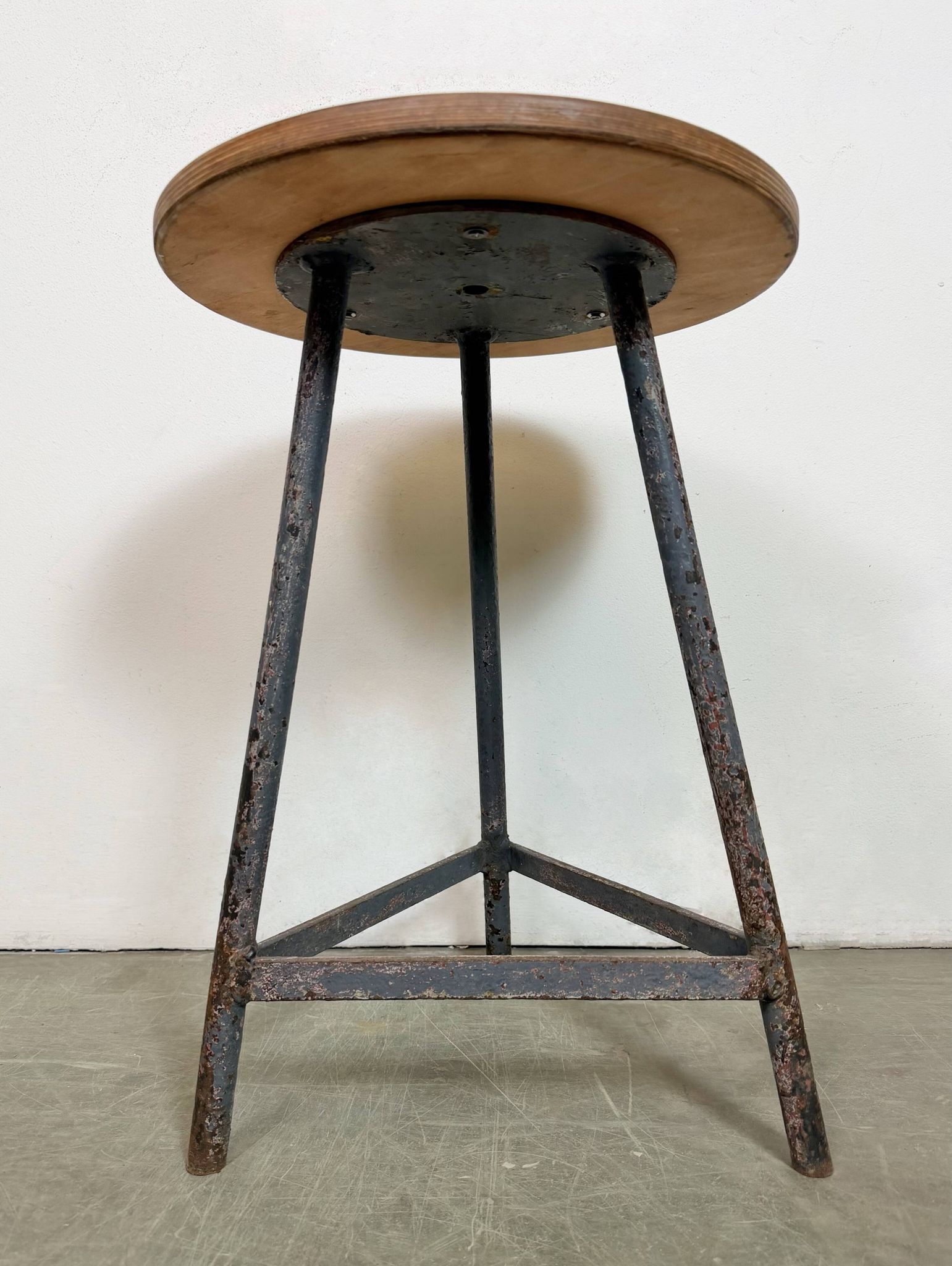 Tabouret d'atelier industriel gris, années 1960