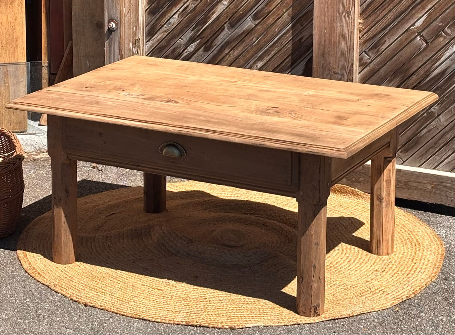 Old farmhouse coffee table in raw solid oak - 1 drawer