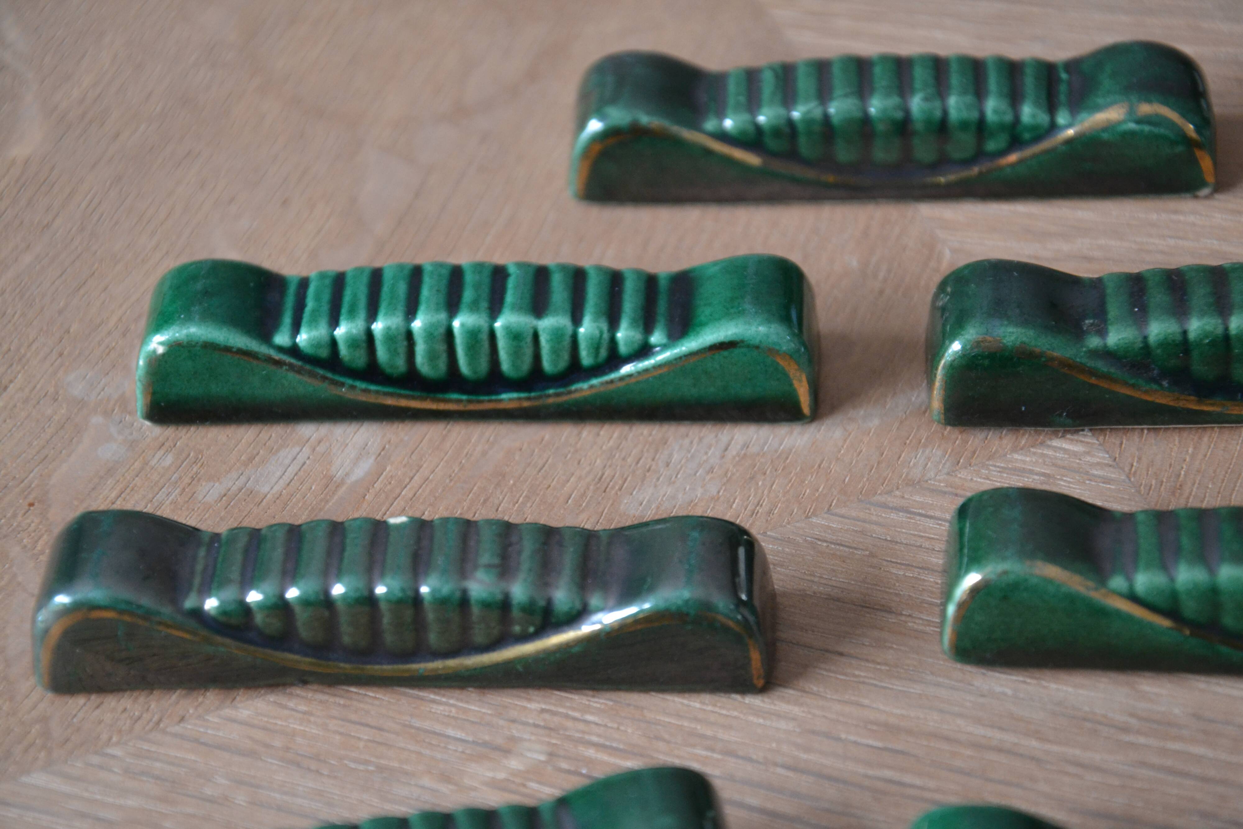 Green ceramic knife holder