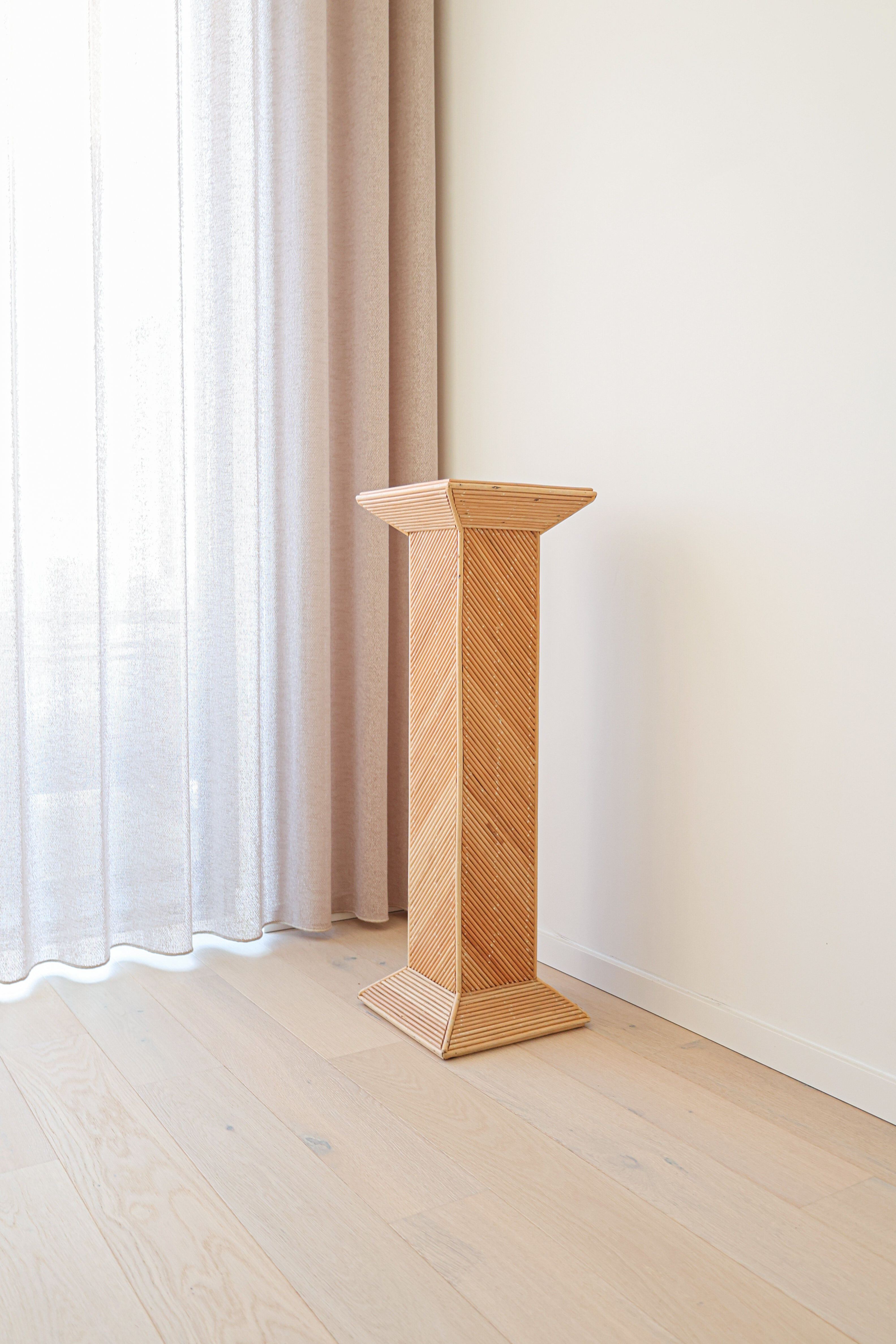 Vintage rattan pedestal, 1980s.