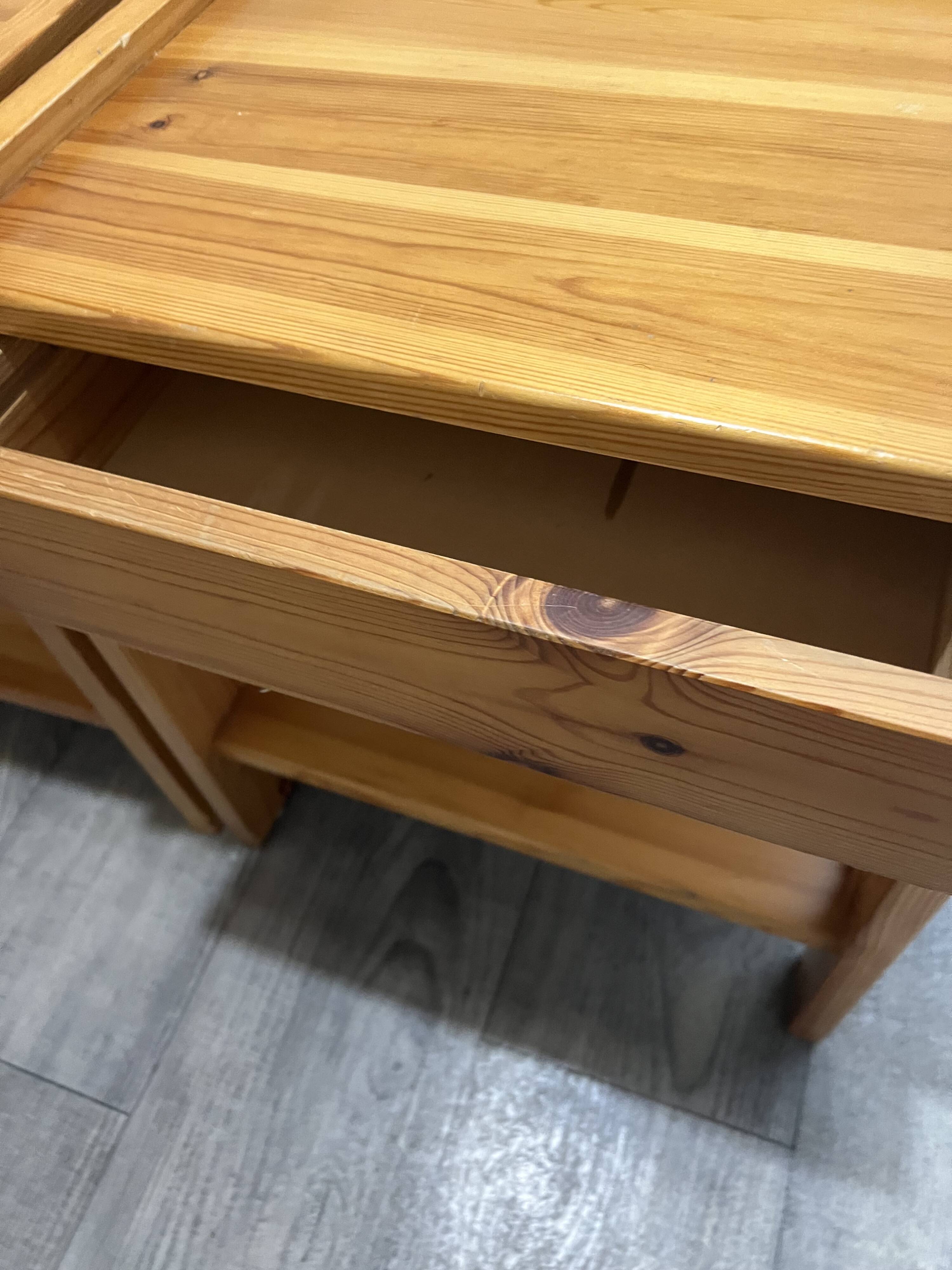 2 tables de chevet vintage en bois