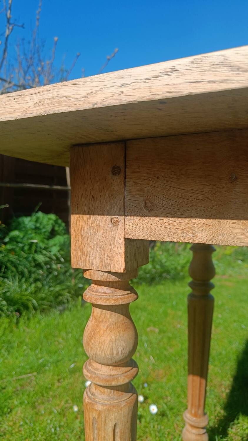 Farm table with turned legs
