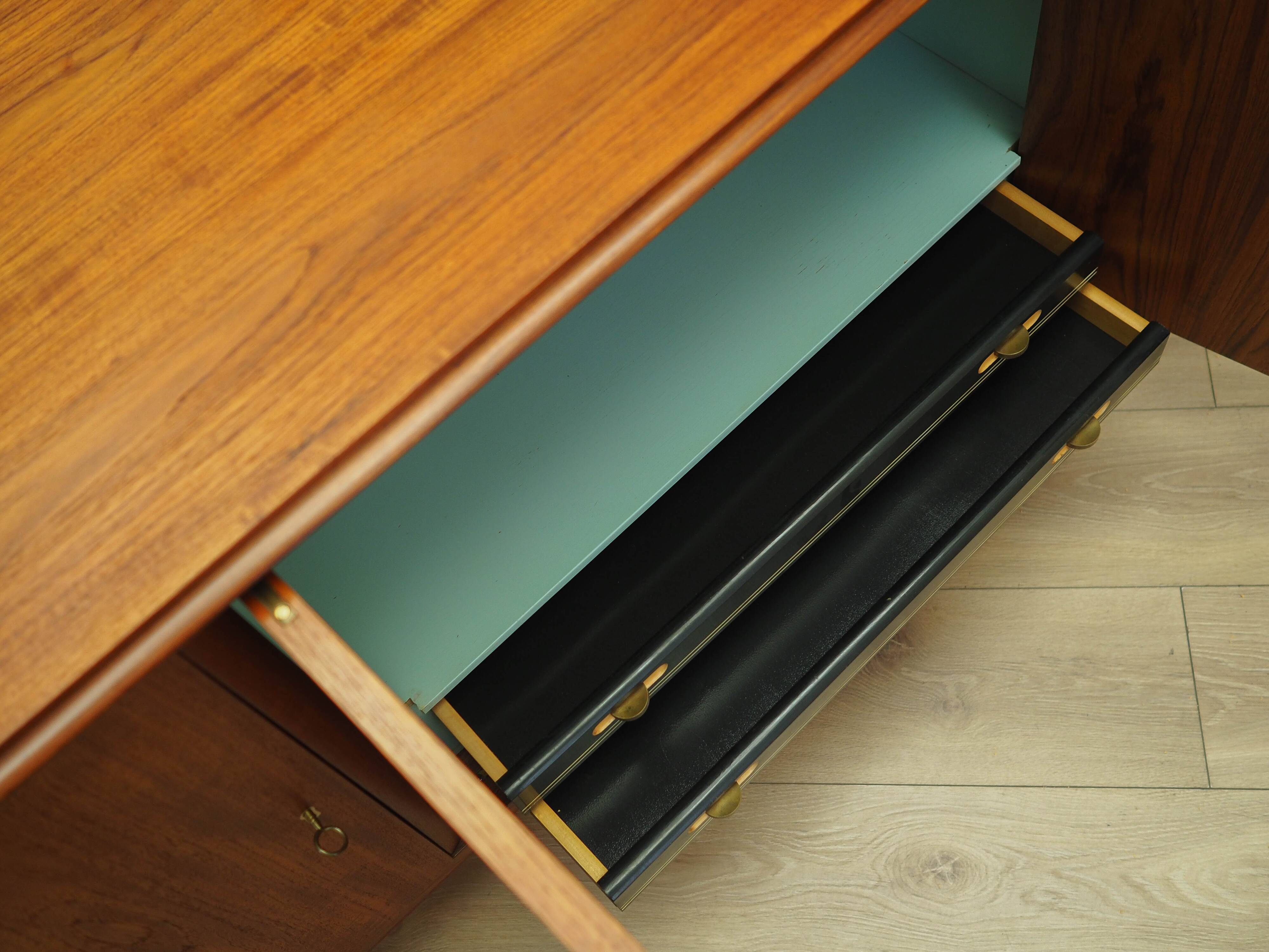 Buffet en teck, design danois, années 1970, fabriqué au Danemark