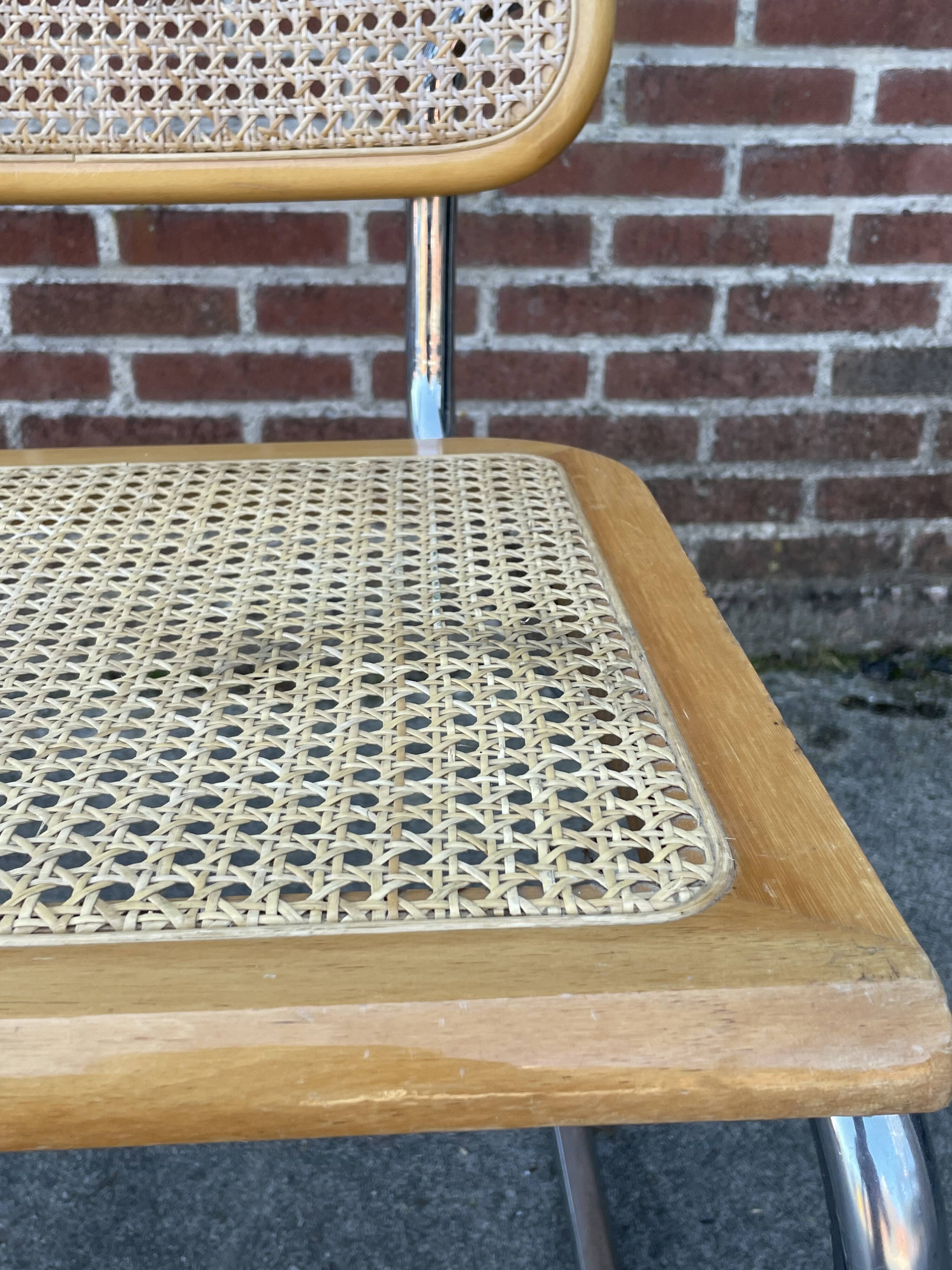 Cesca chair B64 with armrests by Marcel Breuer Design