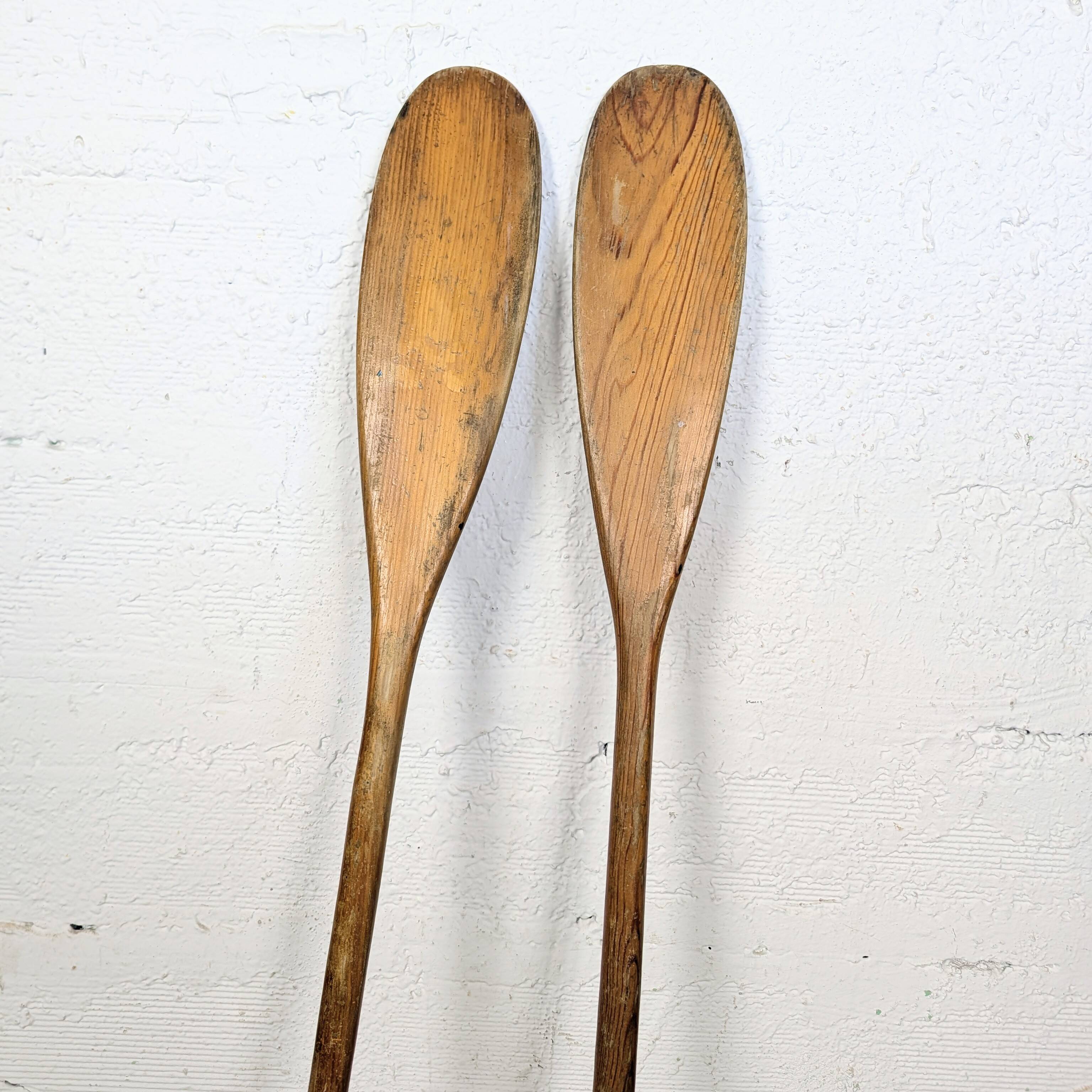 Paire de rames anciennes en bois