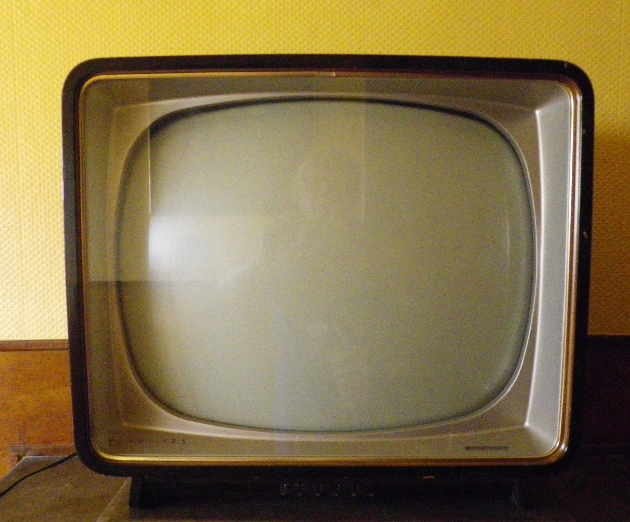 Philips vintage TV, lacquered wood frame -Holland- 50s