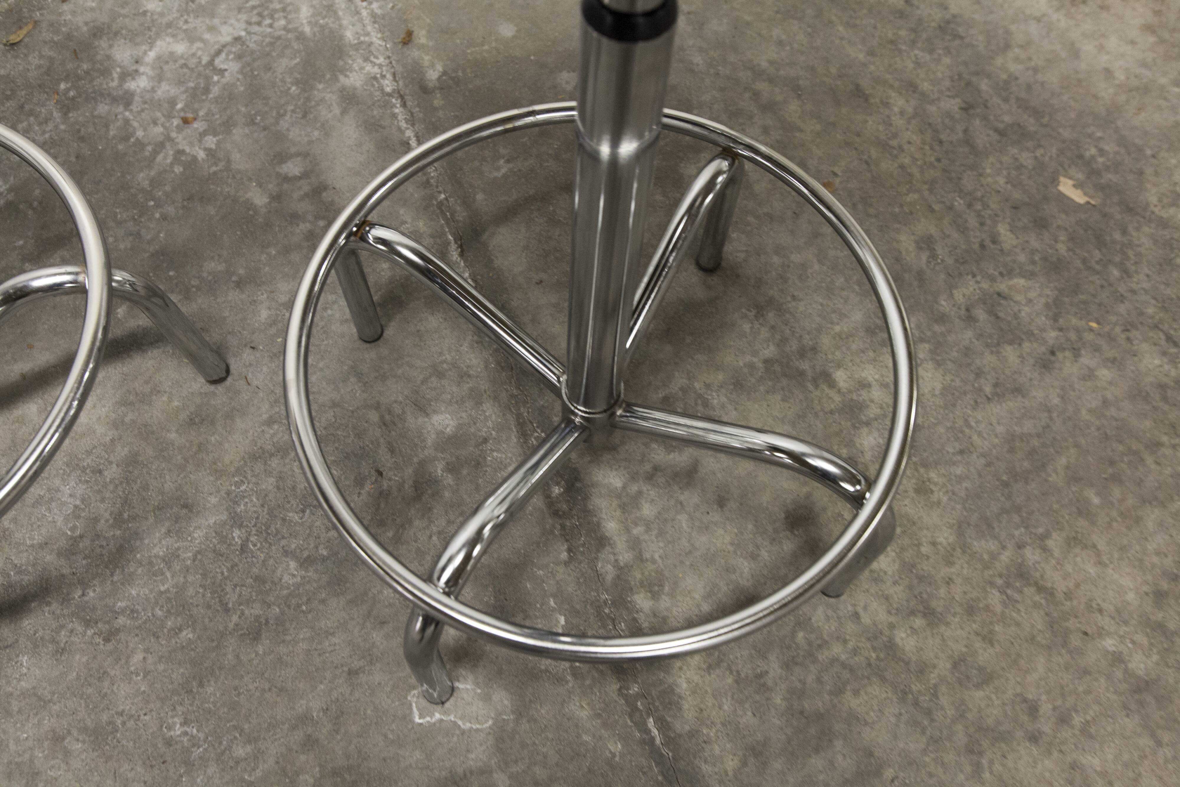 Pair of Mirima brand telescopic and rotating stools (84 to 53cm)