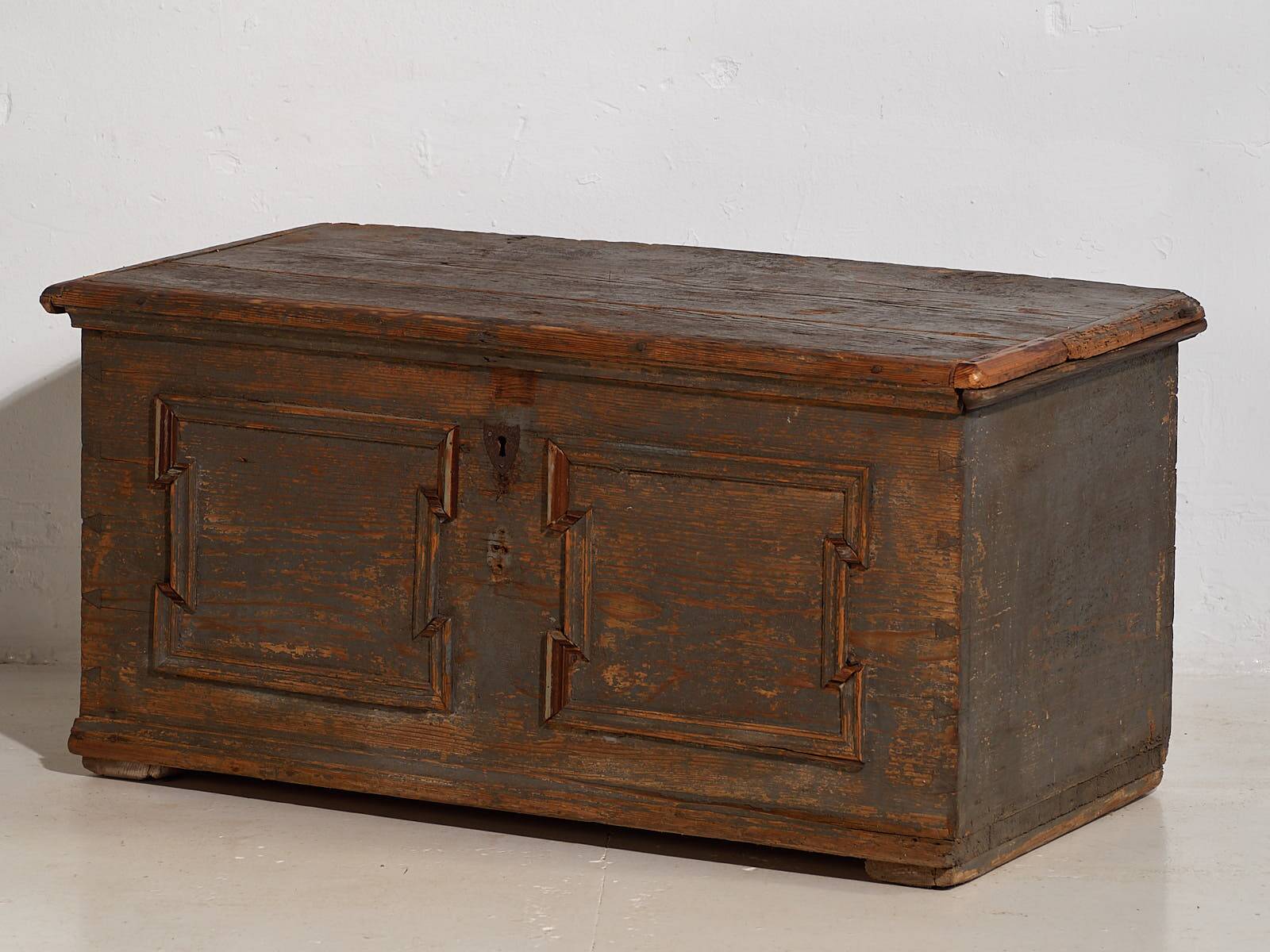 Antique chest with pearl grey patina (c.1900) #28
