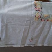 Embroidered tablecloth and open fruit decoration - 12 assorted towels