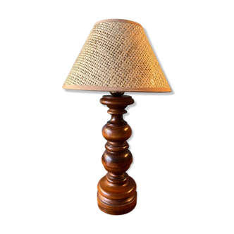 Wooden foot table lamp