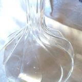 Twisted pattern crystal carafe