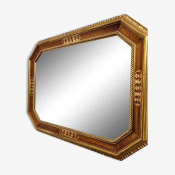 Miroir en bois et stuc doré