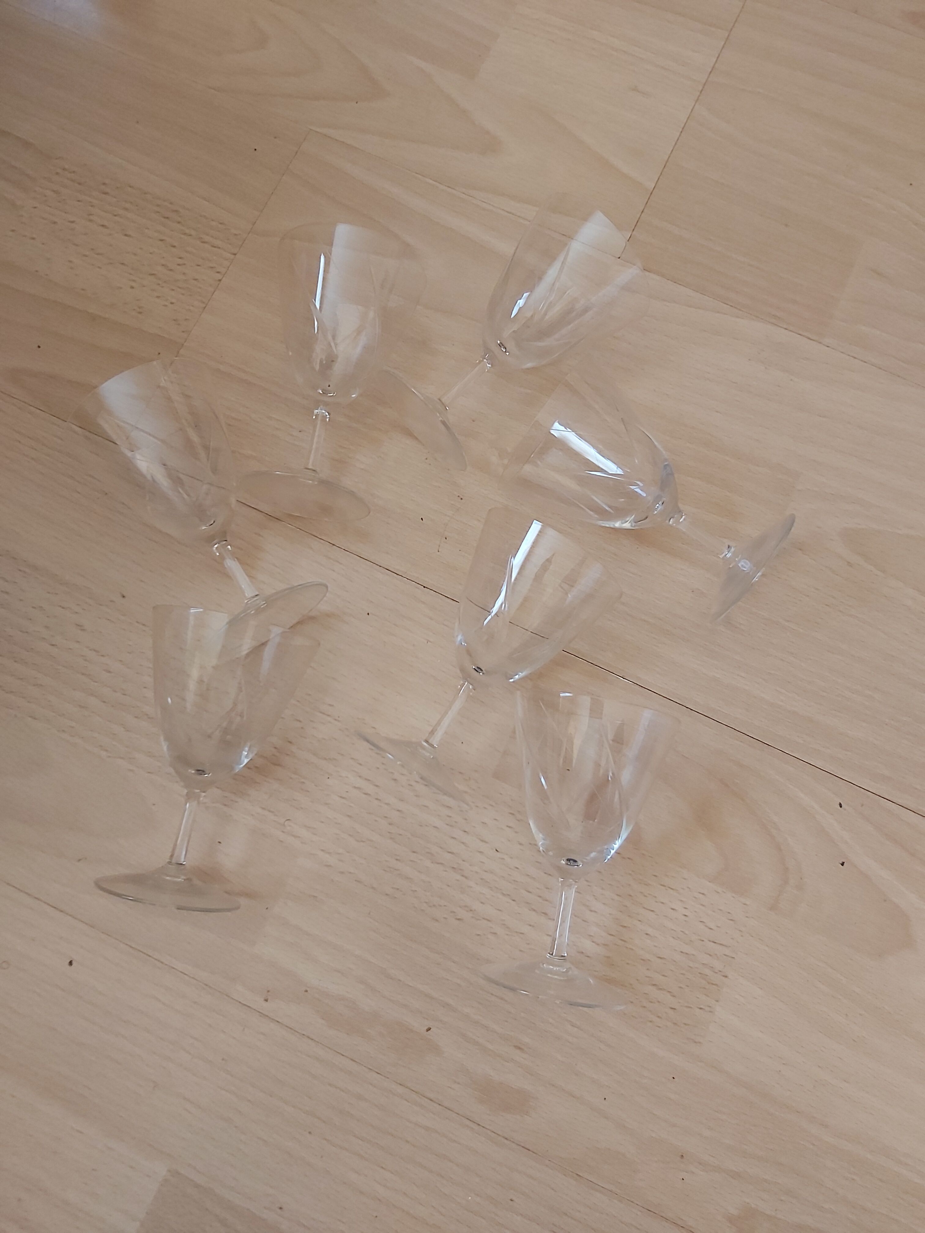Set of 7 crystal glasses