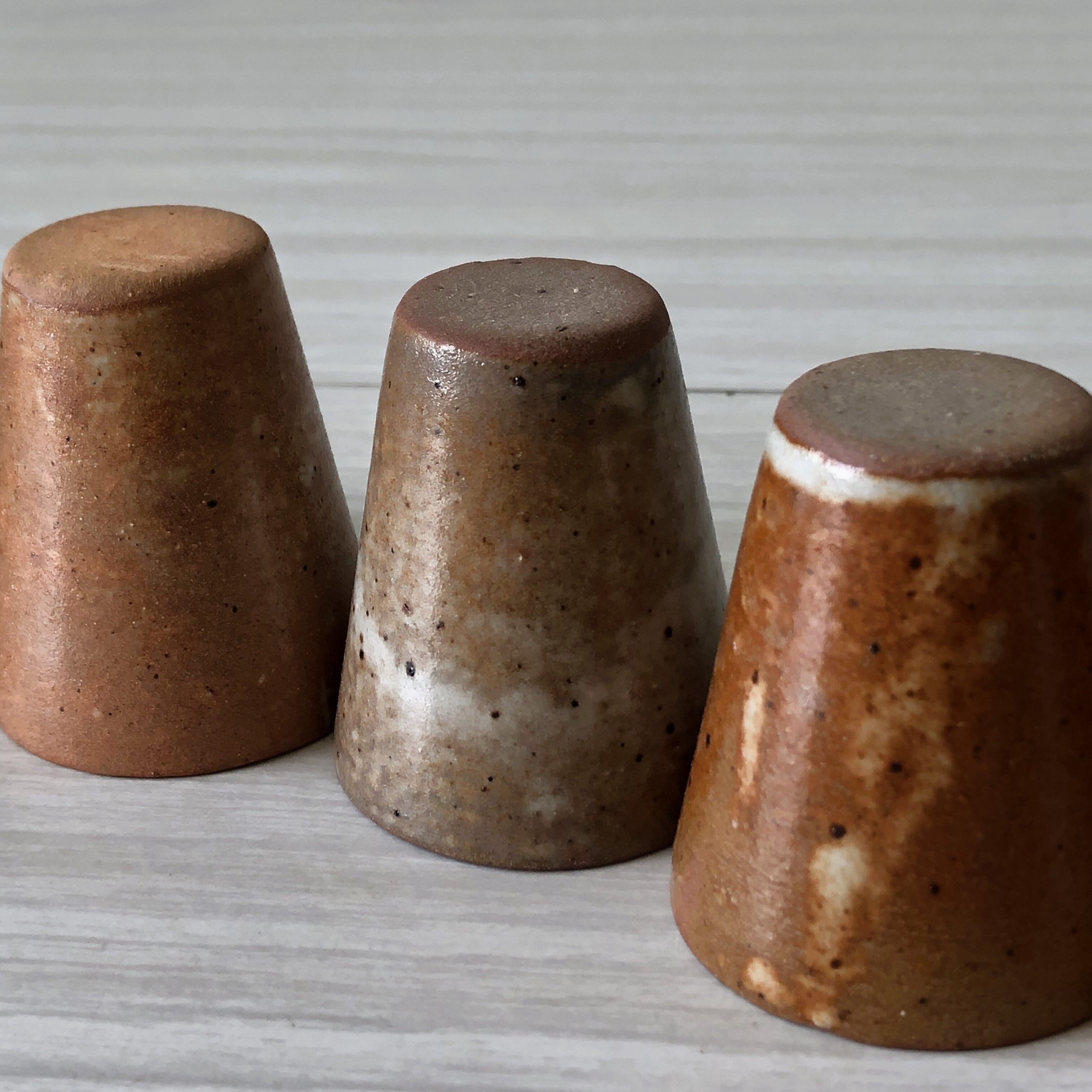 5 flower pots in ceramic