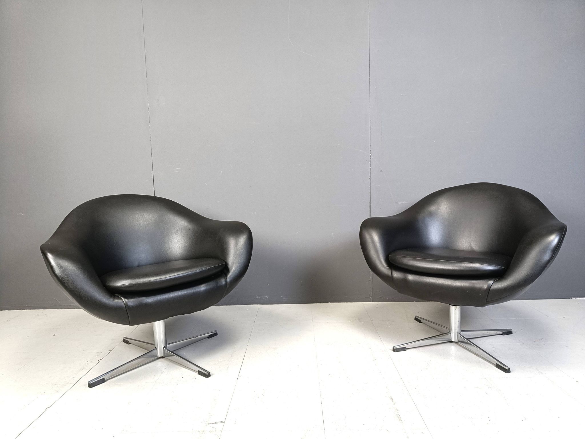 Fauteuils club du milieu du siècle, années 1960