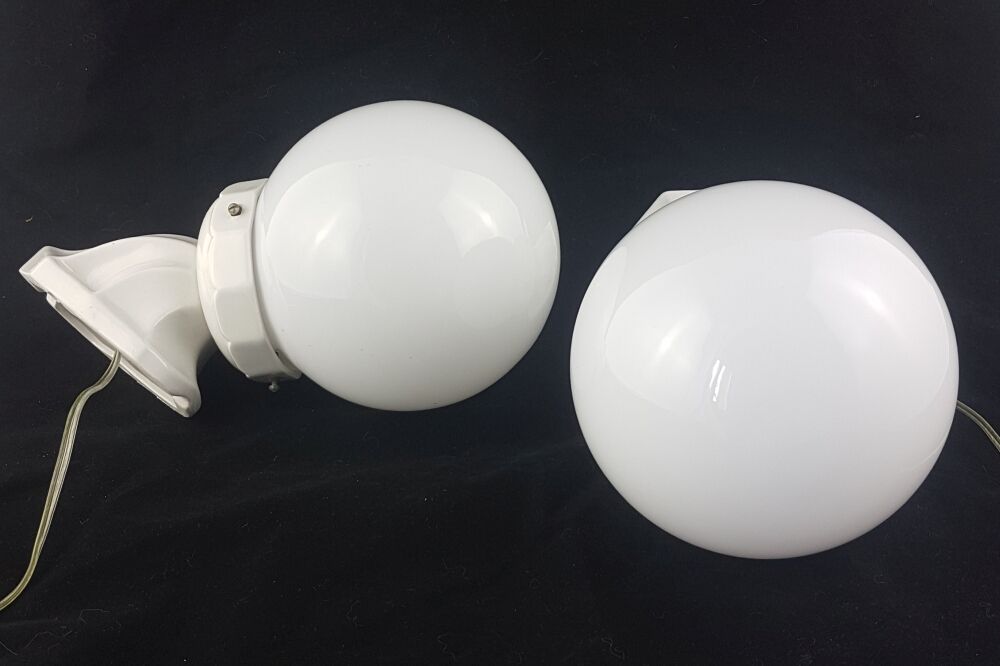 Pair of porcelain art deco wall light
