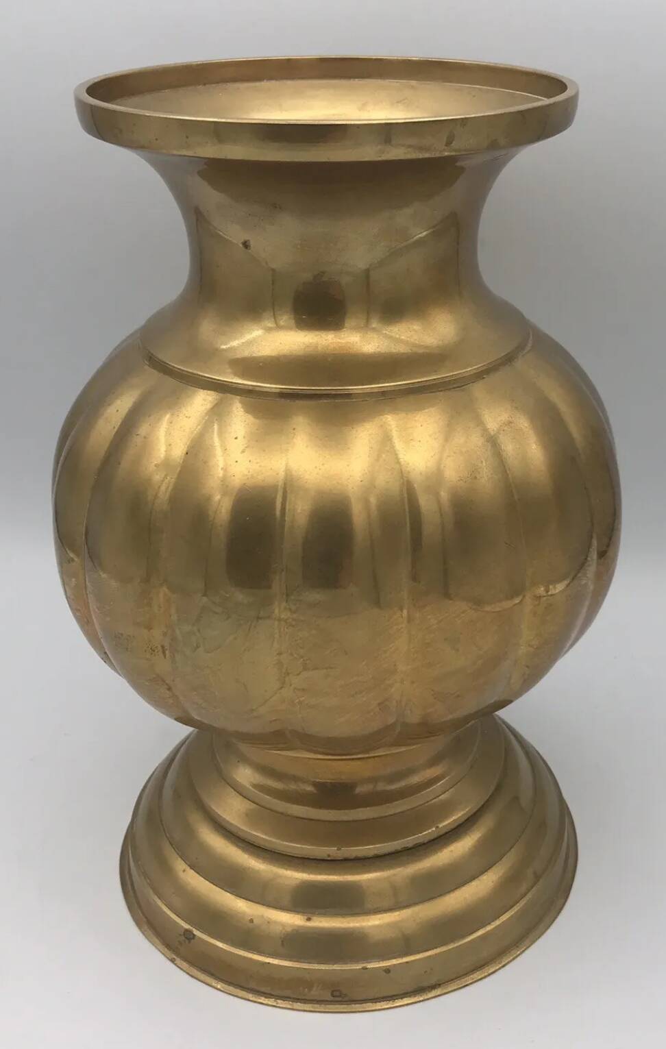 Vintage ball shape vase with godron in brass